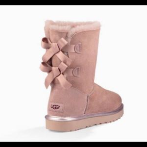 Authentic UGG bailey bow boots ll in metallic rose gold
